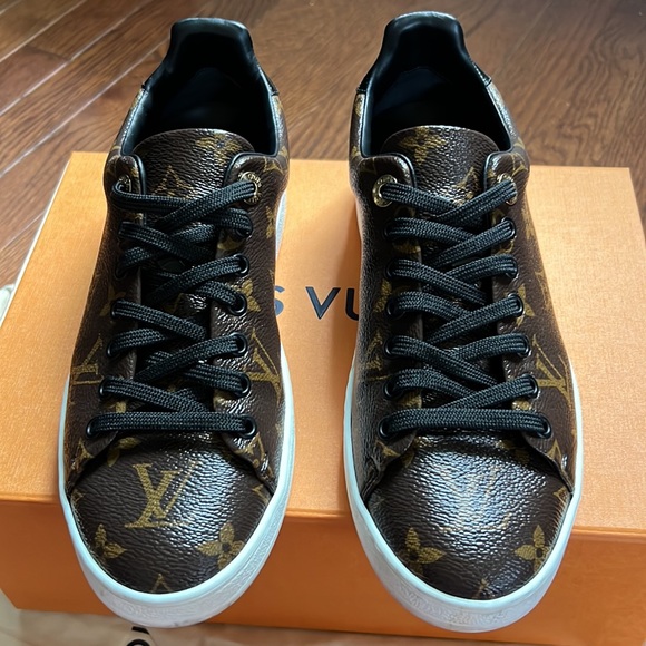 Louis Vuitton FRONTROW SNEAKER sz 38 - Picture 2 of 8